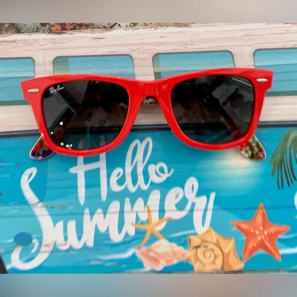 🪸❤️RAY-BAN “RARE” COLOR CORAL RED W/ FLORAL ALOHA PRINT EXCELLENT NO SCRATCHES!